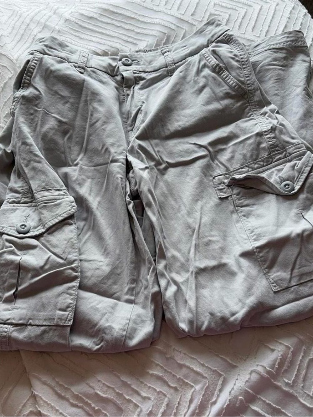 Women’s  Cargo Shorts in Light Gray